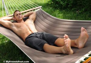 Cody’s Size 12 1/2s In Flip-Flops and Bare