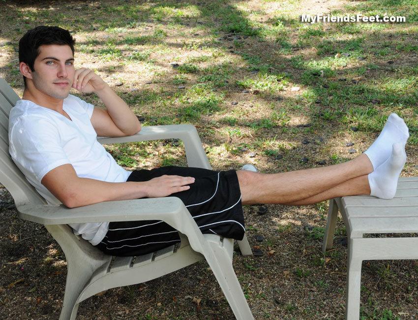 Fritz’s Workout Socks & Size 10 Bare Feet