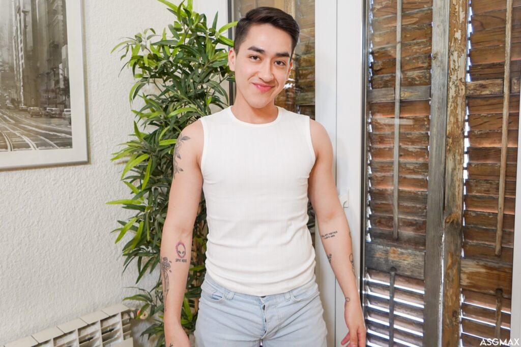 Help Me Stretch featuring Mika Ayden & Johnny Hackson