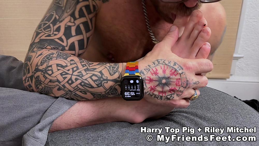 How to Foot Seduce Your Boss with Riley Mitchel & Harry Top Pig