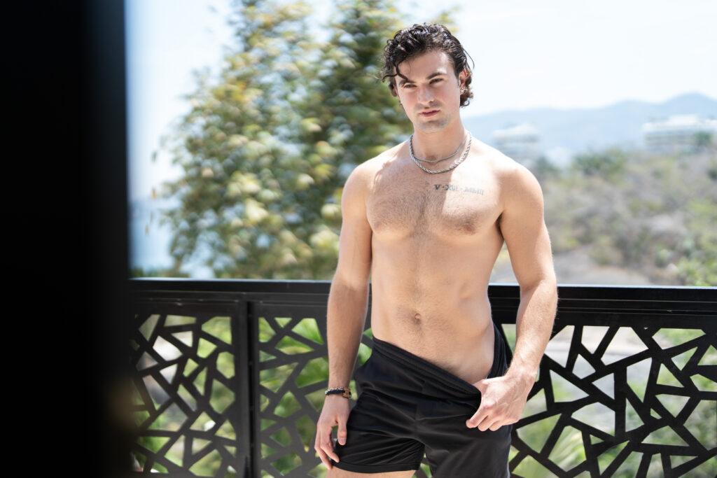 Arno Antino, Mike Monroe, Luca Zae