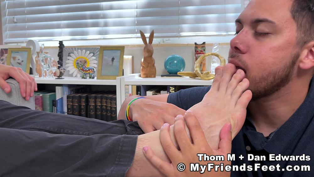 MyFriendsFeet Thom's Feet & Socks Worshiped